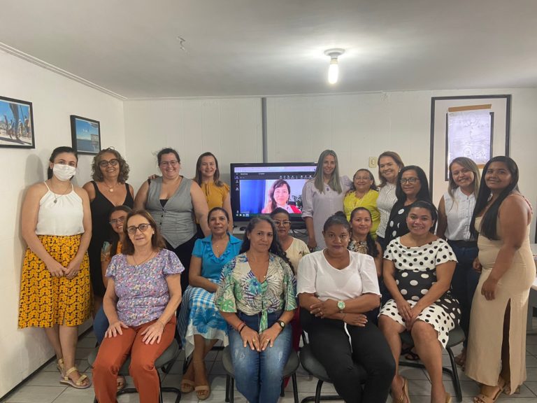 Grupo de Mulheres do Coreaú realiza reunião e recebe Professora da UFMG